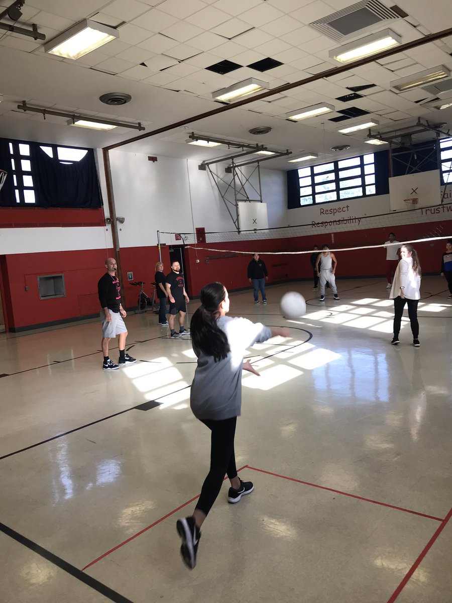 kenneth_haskins's tweet image. Breast Cancer Awareness Game staff vs students @MrEscobarNRHSE @MsReynoldsMath @marisa_saccardo  @MMooreNRHSE @MrDenmead #NRHSExtension