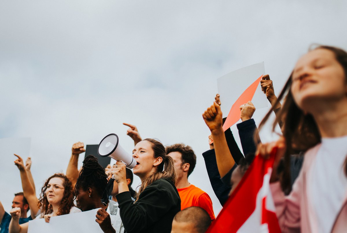 SCHAWK's tweet photo. How #GenZ and #Millennial Consumers Are Driving Brands Toward #Sustainability: https://t.co/SI4UQpBgzx #SustainableFashion #SustainablePackaging https://t.co/FrSzybOGzR