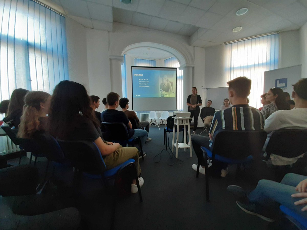 factory_dev_'s tweet image. Europe Code Week u našoj Učionici! Pričali smo o različitim pozicijama unutar IT tvrtke :)
#europecodeweek #Osijek