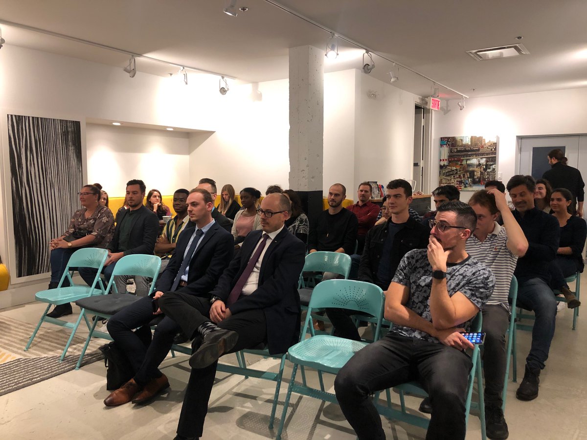 Soirée présentation des membres ! 👥

Merci à <a href="/capitaleMtRoyal/">ViaCapitaleMontRoyal</a>  pour nous avoir permis d'organiser cette superbe soirée !

Nos membres ont pu échanger, se présenter à tour de rôle, ainsi que discuter et réseauter  autour de poutines et de gins ! 😉