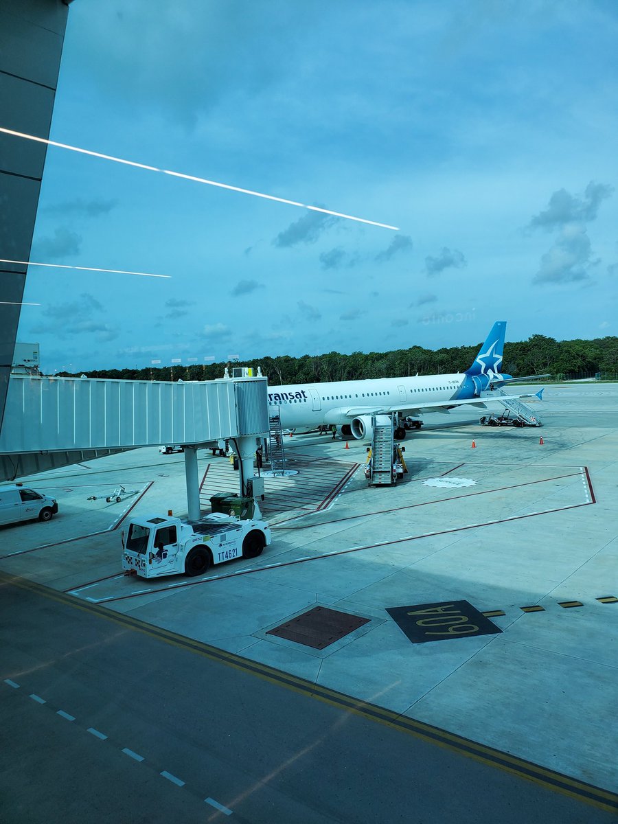 HyperMythTV's tweet photo. It's been a slice Mexico, but I am jacked to get back and see the #HypeSquad family See you all in 24hrs #StreamerLife #Hyperality #BelieveTheHype #RiseUp #mixer @WatchMixer #Youtube #Entrepreneur #Buisness https://t.co/n7HKH5r26J