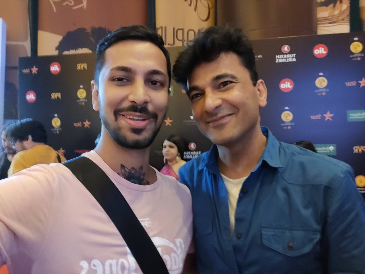 When you get a picture with master himself  @TheVikasKhanna 

#ronakgajjar 
#jiomamiwithstar2019
#chefvikaskhanna