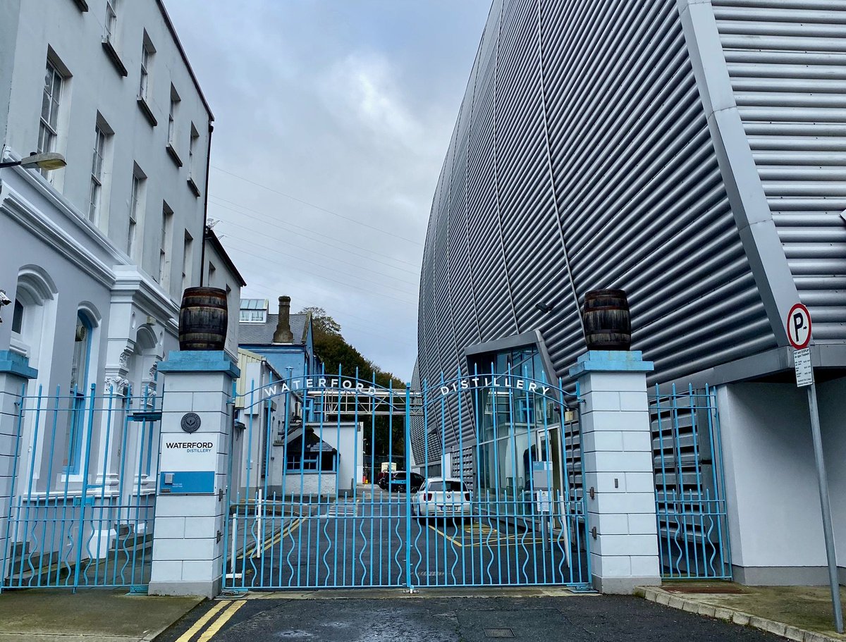 What’s with all the drama surrounding the extra vowel sometimes added to whisky? whisky.buzz/blog/waterford…