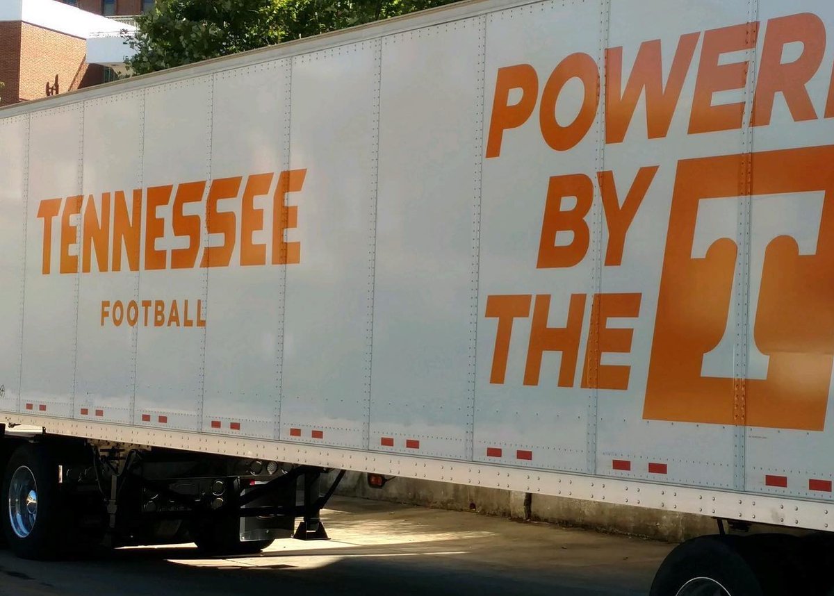 RoaneTransport's tweet photo. #roanetransportation #truckin #trucking #roanetrans #roanegang #govols #beatbama #cdldriver #cdljobs #truckdriverlife #truckstop #truckers #peterbilt #fitzgeraldgliderkits #volforlife #truckin4thevols #harleydavidson
@Vol_Football https://t.co/t989tK7tVy