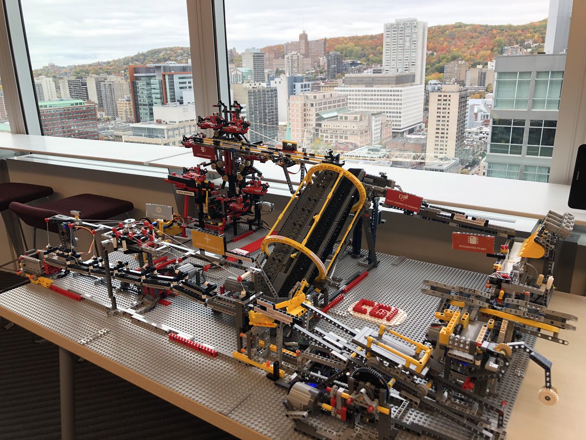 PeurAvion's tweet photo. Incroyable centre d’innovation de @CGI_Global à Montréal, avec toutes les applications blockchain, IOT, réalité augmentée, retail intelligent... super interactif et convivial, ça donne vraiment envie d’innover !
#FierDeMaBoite https://t.co/9NtMPiDvTI