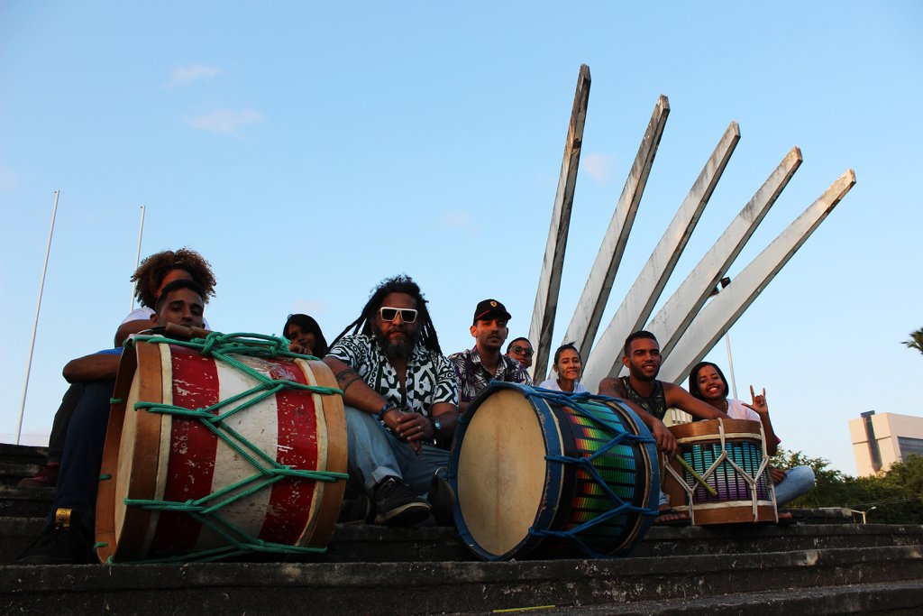 feedcompe's tweet image. Em ação inédita, Caravana MusiLibras chega em Fortaleza para ensinar música para surdos feedcomunicacao.com.br/2019/10/16/em-…