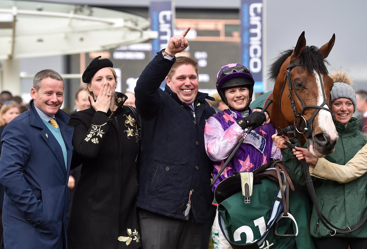 Redzor leads them a merry dance on his steeplechase debut at Fakenham, winning by a whopping 21 lengths! The 6yo Shantou gelding is now a winner over 3miles in <a href="/irishp2p/">p2p.ie</a> over hurdles and now over fences Well done to Bryan Drew Steve Roper &amp; <a href="/DSkeltonRacing/">Dan Skelton Racing</a> Bought @tattscheltenham