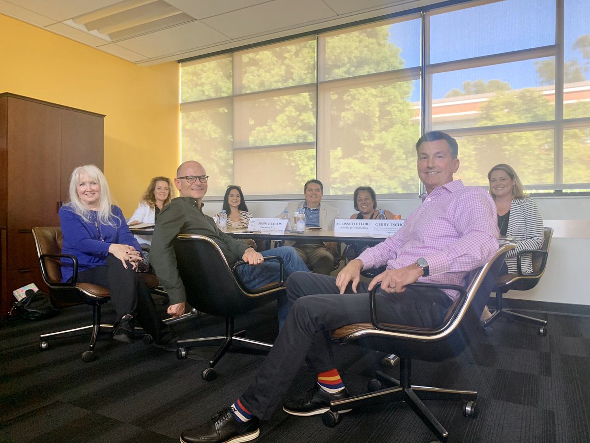 CSULBJPR's tweet photo. Looking sharp! 👨‍💻👩‍💻

The Department Of Journalism &amp; Public Relations Advisory Board, made up of #CSULBJPR alum, met today!  They are hard at work to make sure you are getting the best preparation that will translate into great careers in media. 

#GoBeach #CSULB https://t.co/tfjstknPUy