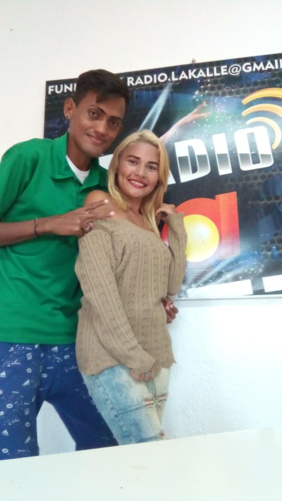 MusicalAdicion's tweet photo. #adiccionmusical desde ya estamos por el canal 19 de costavision su mejor programa @AccionMusicalFm #Viernes https://t.co/MUkrkd7vWf