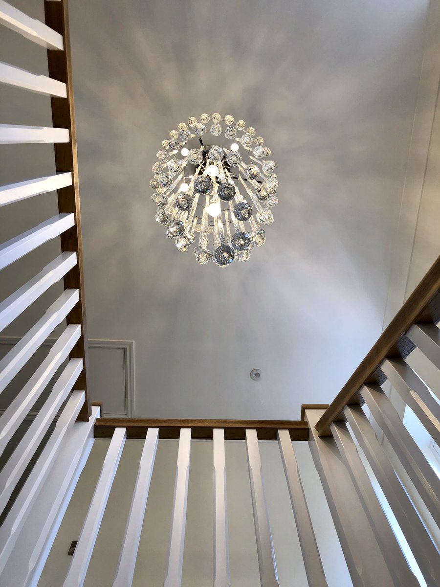 RangerElec's tweet photo. Beautiful chandelier installed in one of our customers homes which is an amazing feature. This light came in 190 pieces &amp; was carefully put together by our engineers on the day. 

#Chandelier #LuxuryHomes #ModernHome #FeatureLight #Hallway #BeautifulHome #InteriorDesign https://t.co/dEIUP5SAjP