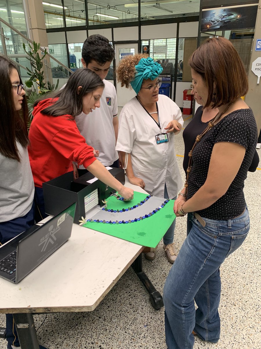 enlaceclaudia's tweet photo. Hoy los estudiantes de la media técnica del #CEFIT presentaron sus proyectos formativos.Con el tema “Internet de las cosas” llenaron el Centro del Diseño y Manufactura del Cuero con innovadores proyectos. @SENA_Antioquia @teorendono @EstradaCarlosM @cefit_envigado https://t.co/miPAHEv1SW