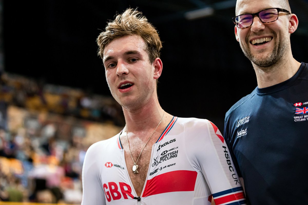Add @olliewood95 to the list of European Championships medallists tonight ✅ He took BRONZE in the @UEC_cycling the Men's Omnium to wrap up a successful night's work 🇬🇧 #EuroTrack19 (📸 @swpixtweets)