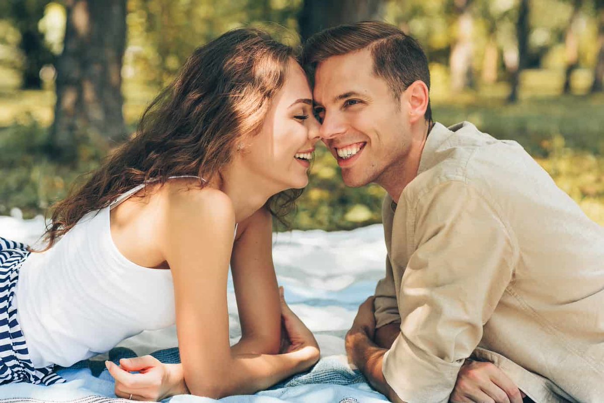 - 15 Date Night Ideas for Married Couples that are Totally Adorable. 