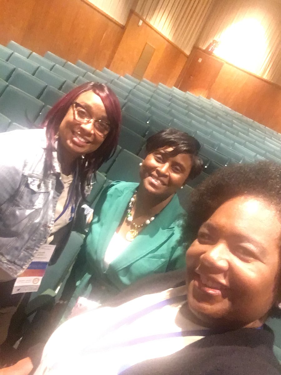 Lori Taylor tweet media