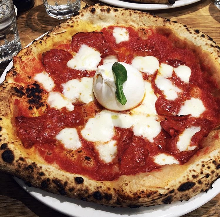 zialuciapizza's tweet image. An entire creamy Burrata &amp;amp; spianata spicy salami. Available on 4 types of dough🍕🍕🍕🍕 in Islington, Hammersmith &amp;amp; @BoxparkWembley 🔥 #burrata #spicypizza
