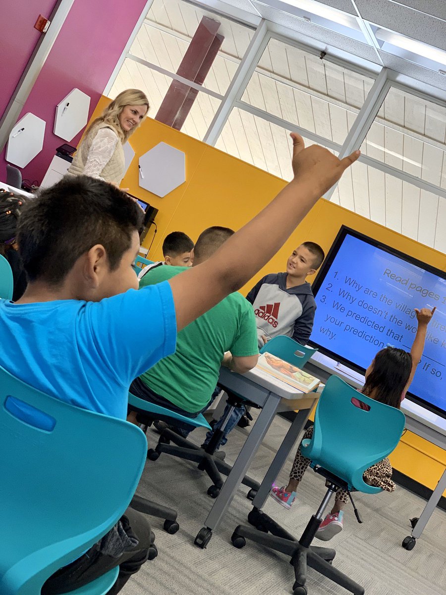 runkris's tweet photo. Fun day of ELA lessons. @ Roche Elem. #2ndgrade @kkroutil3  @Snycoor Great students! Great teachers! Great school! @mormonde_pusd https://t.co/A9owh4N3SE