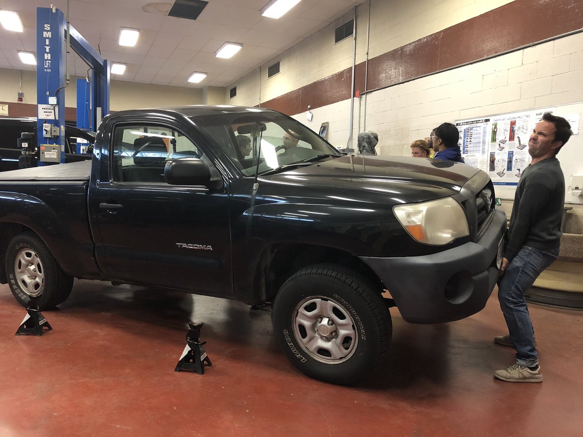 ymoise's tweet photo. Helping out which ever way I can! @LegaultChad and his crew changing tires over for winter readiness all the while raising $ for a great cause. Keep up the great work everyone! #BeStPaul https://t.co/gmDASMJw1V