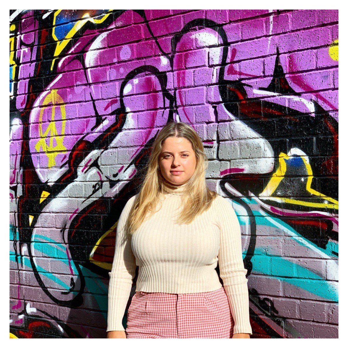 filed_ai's tweet image. Hello everyone say hi to Elena! - Our newest member of the Filed team 😁

She is from #Spain 🇪🇸  but she doesn’t have #siestas 😴

She has just completed her Masters Degree in Integrated #Advertising and Strategy 🤓

Elena enjoys reading, writing, music, painting and surfing 🏄‍♀️