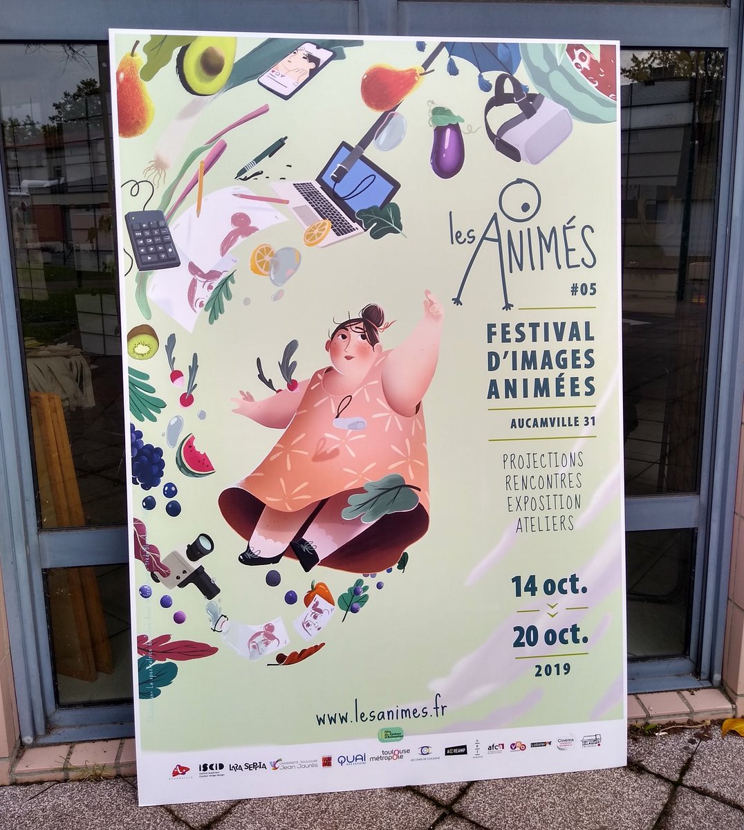 leusso's tweet photo. Ce matin c'était visite au festival des #Animés à #Aucamville 🎞️ Au programme : journée à destination des scolaires ➡️ Ateliers d'initiation à l'image animée 2D et 3D et exposition autour des films de M2 de l'#ISCID 🎞️📽️ Un régal !
A demain pour le grand public 😁👍 #QDSHLM https://t.co/UWXynCwKen