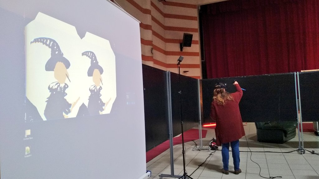 leusso's tweet photo. Ce matin c'était visite au festival des #Animés à #Aucamville 🎞️ Au programme : journée à destination des scolaires ➡️ Ateliers d'initiation à l'image animée 2D et 3D et exposition autour des films de M2 de l'#ISCID 🎞️📽️ Un régal !
A demain pour le grand public 😁👍 #QDSHLM https://t.co/UWXynCwKen