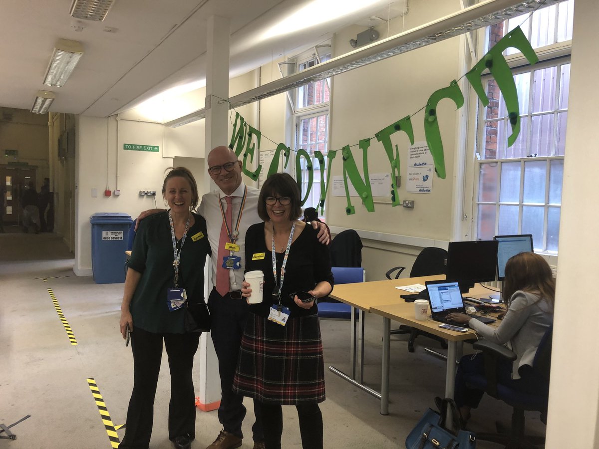 Gold, silver and hospital director on call all sharing the #weconnect love @WhippsCrossHosp this afternoon! 💚💚💚 <a href="/CAlexanderNHS/">Caroline Alexander</a> <a href="/CGZimuto/">Cynthia Zimuto</a> <a href="/NHSBartsHealth/">Barts Health</a> <a href="/louisechicks1/">Professor Louise Hicks</a>