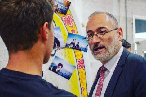 [Départ de Frédéric Fotiadu]
Pour le départ du directeur de <a href="/CentraleMars/">Centrale Marseille</a> mercredi 9 octobre, le MDV était présent au hangar ! 
C’est avec émotion que nous lui disons bonne route 👋 Mais ce n’est qu’un au revoir car le rendez-vous est pris pour naviguer avec lui en novembre 😍