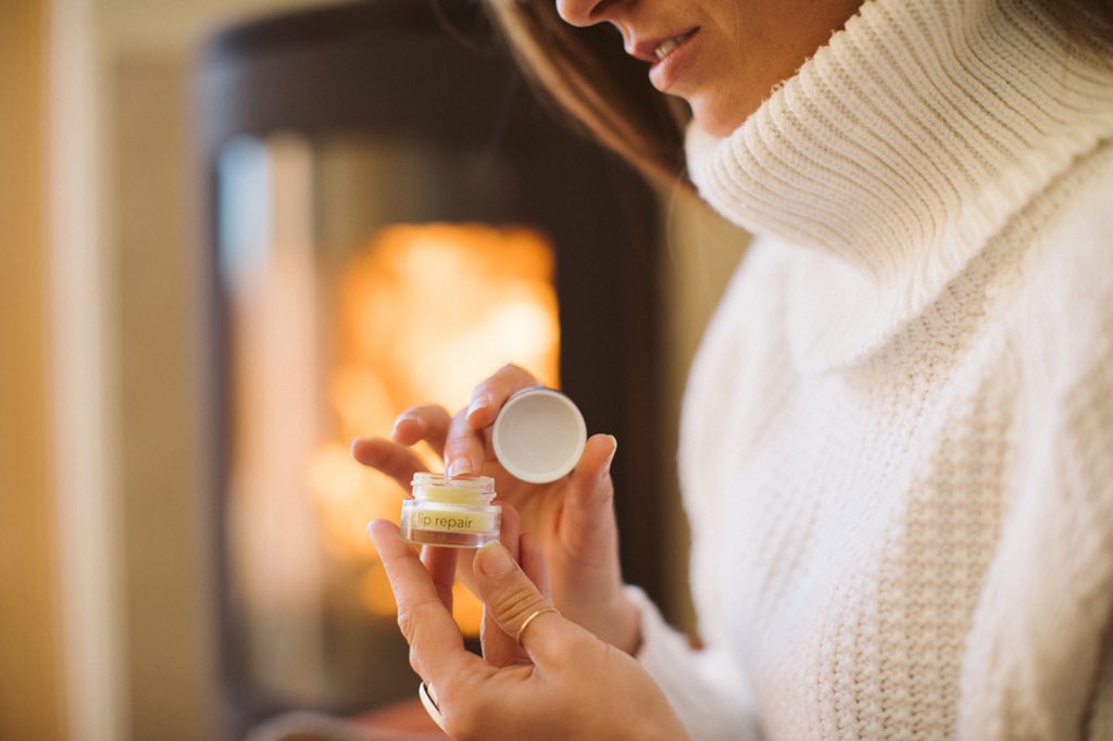 𝗙 𝗥 𝗘 𝗘 gift with purchase this weekend with @OsmiaOrganics ✨

Receive a free Osmia Lip Repair($22 value)when you spend $60 or more sitewide! Simply use code: LIPREPAIR 💛

Check out the full post HERE! >>  bit.ly/33GsLa9

📷: Osmia