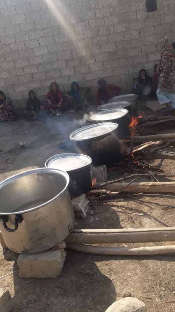 RojavaIC's tweet image. Civilian mothers in Kobane prepare food for SDF forces stationed on the front against Turkey, in photos provided to @RojavaIC: