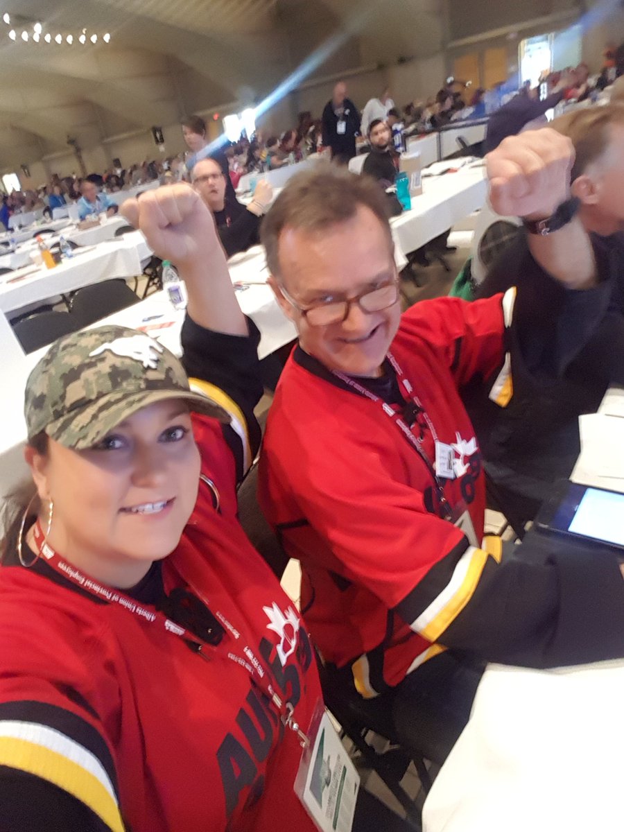 LoWood15's tweet photo. Solidarity @CanadianLabour @hassan_yussuff @iamawculr3111 https://t.co/rZ0Zb5Lnn7