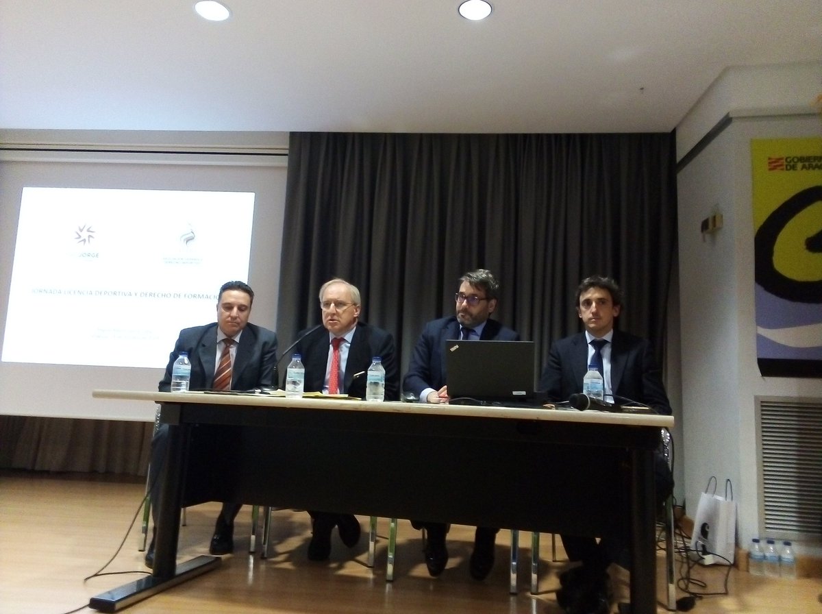 #FormaciónDeporteAragón Jornada <a href="/GobAragon/">Gobierno de Aragón</a> <a href="/AEDD1/">AEDD</a> <a href="/ASADED_Aragon/">ASADED</a> <a href="/_usj_/">Universidad San Jorge</a>  <a href="/IAJota/">Jota S</a> sobre licencia deportiva y derecho de formación con #MiguelGarcia de <a href="/rfef/">RFEF</a> y #KepaLarumbe #BDOasesores