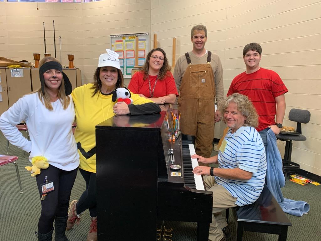 Happy Halloween from the 6th grade team at Southeast Middle School! #SEPiratePride #SpiritWeek #TLAP #Semsmath6 @dunlavypirate @StacyLynnBryant @SEastPirates @pirate606 @hmuellerSE @SEpirates @Snoopy #iteachmath @AMLE
