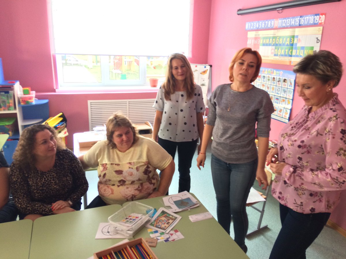 Педагоги <a href="/mbdou_466samara/">МБДОУ "Детский сад № 466" г.о.Самара</a> Романова М.В., Устюгова Е.В.  представили для педагогов <a href="/mbdou231samara/">Наталья Солопова</a>  мастер-класс по использованию даров Фребеля. Высокое мастерство, отличное знание технологии, авторские разработки. Профессионально. Качественно. Спасибо, коллеги <a href="/mbdou_466samara/">МБДОУ "Детский сад № 466" г.о.Самара</a>