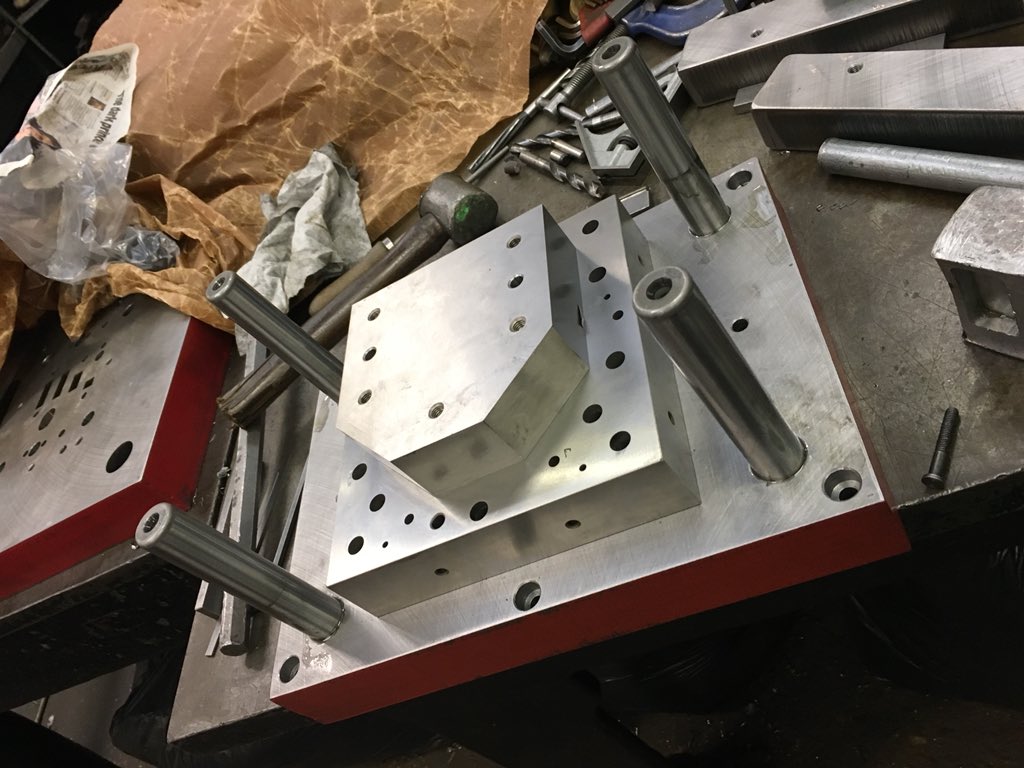 rm_tools's tweet image. R&Ms latest precision compound press tool is starting to take. shape .. 18 holes and middle cut out .Working tolerance 0.001 of an inch .!!! this is going to be a beauty when it’s finished #toolmakers #presstools #formtools #manufacturing #ukmfg #bespoke #friday #edm #jigs