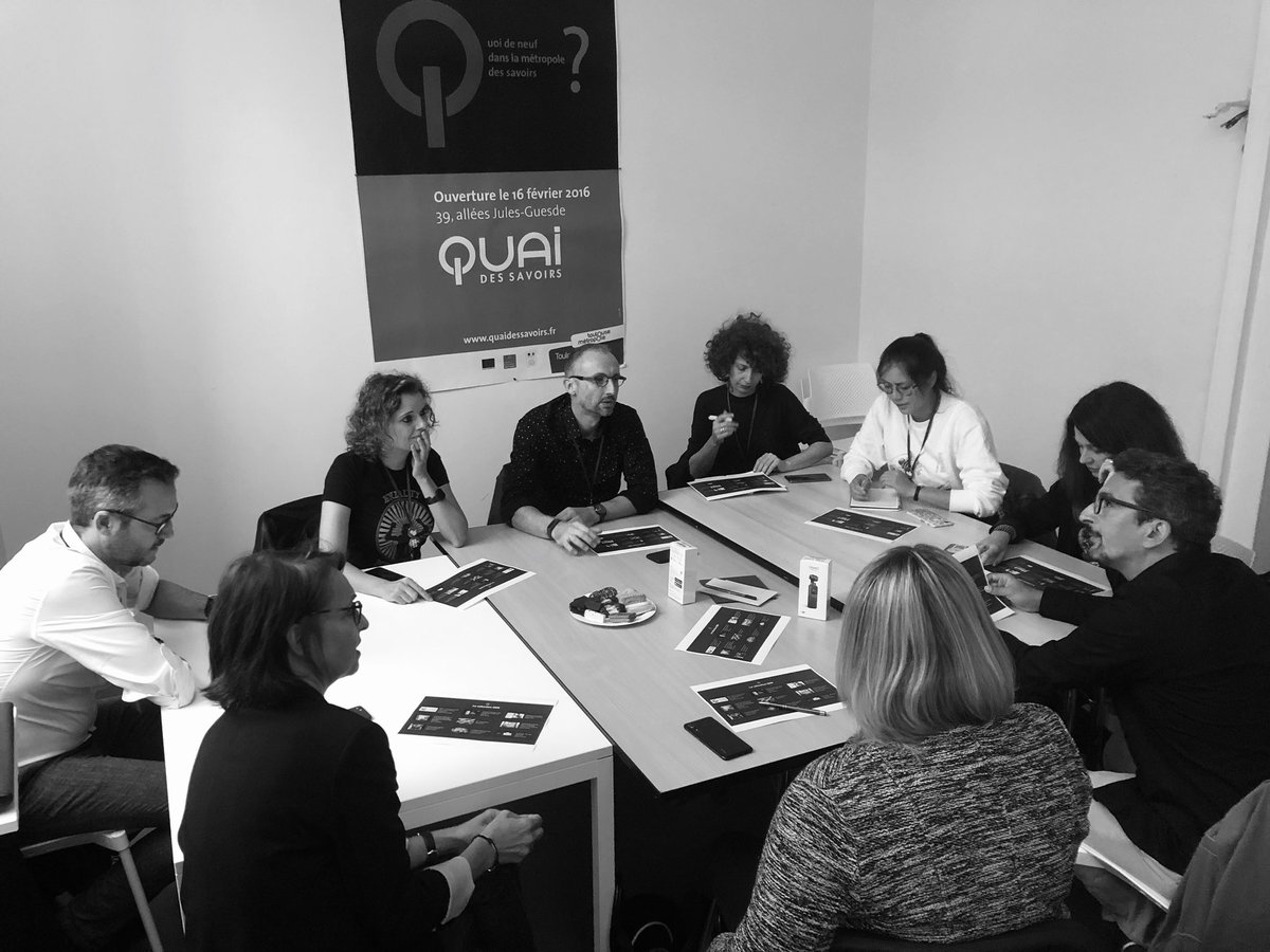 NinadesJardins's tweet photo. [en coulisse] le jury délibère... le débat est ouvert et ça discute beaucoup... 🥁 sous la présidence de @Docteur_Drey ! Verdict pendant la soirée du #Tutofest dans quelques minutes ⏰ au @QuaiDesSavoirs ou en streaming sur https://t.co/YNN9xMSq4W !! https://t.co/s4kWRJ968v