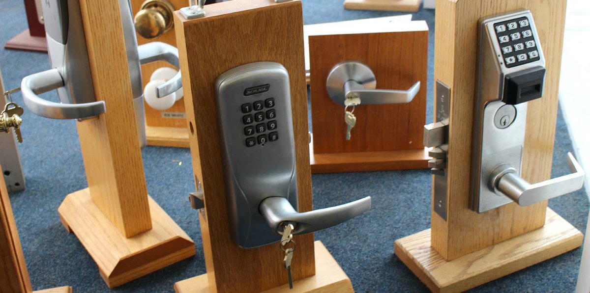 KeyloLocks's tweet image. Do you need help a new transponder key? Keylo Locksmith can take care of that! keylolocks.com/services #KeyAndLocksmiths #LockAndKeyServices #Locksmith