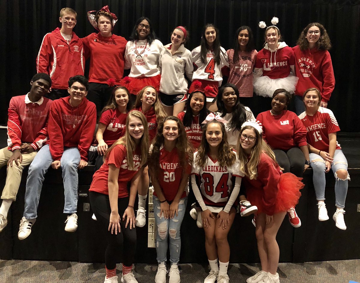 TeenPEP_LHS's tweet photo. Red and White Day! ❤️🤩peprally #spiritweek #lhshomecoming https://t.co/bEnNymv984