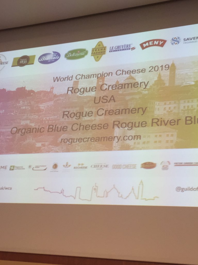 LACABEZUELA's tweet photo. And the winer is #bluecheese from @ROGUE_CREAMERY congrats #David #WorldCheeseAwards @guildoffinefood https://t.co/0SONg5eJxa