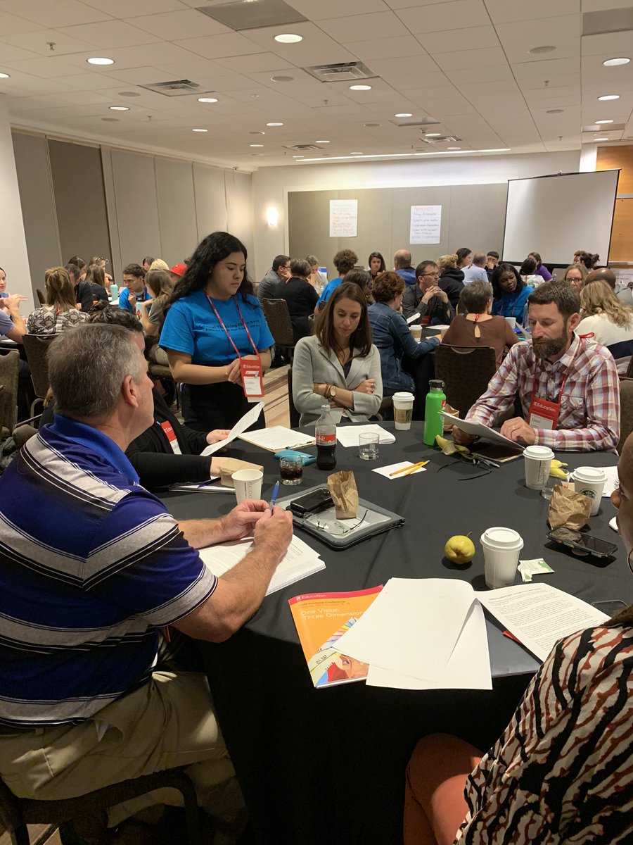 dubsmitheagles's tweet photo. These wonderful student facilitators just led an amazing session about race and equity at #ELNC19 with a room of 50 educators from all over the country! They represented William Smith with professionalism and confidence! #wearecrew @ELeducation @aurorak12 https://t.co/fZvDRtLwaS