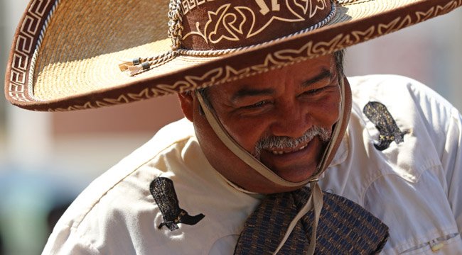 Check out El Sayulero for all of the upcoming events and happenings in the village of Sayulita, Mexico! Help plant trees, support the youth surf team going to nationals, a delish gluten free recipe and more! ow.ly/kpQu50wOC5h