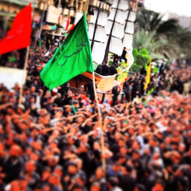 hasankahrizi's tweet photo. #الحسين_يجمعنا میدان مغناطیسی با عظمتی است که همه انسان ها را به خودش جذب می کند.
#اربعین میدان مغناطیسی با قدرت و با عظمتی است که همه عناصر را هم جهت با هم می کند و قدرت با عظمتی خلق می کند کهستمگران به وحشت می افتند و زمینه ساز #ظهور منجی عالم را فراهم می کند
 #Arbaeen2019 https://t.co/vCJbSKNc0g