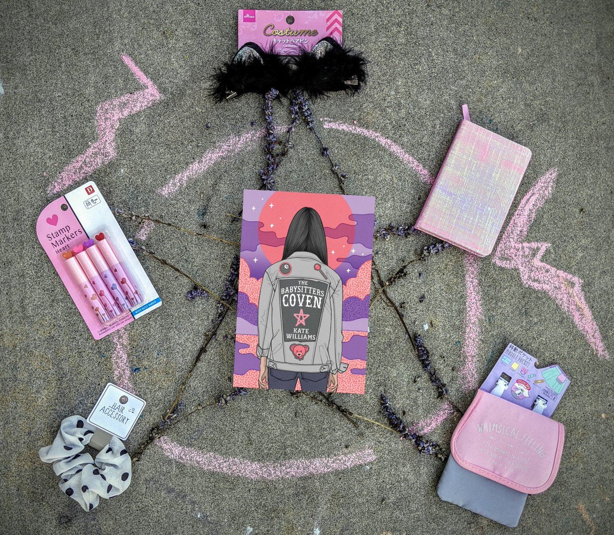 Kicking off #13DaysofHollyween with a giveaway for a fav #novel19s, THE BABYSITTER'S COVEN 💄✨💜

To enter, RT/follow me & @heykatewilliams to win a copy + 

💄Holo cat ears 
💄Holo notebook 
💄Clip pocket 
💄Dot scrunchie 
💄Heart stamps 

US only, ends 10PM PST Oct. 20th