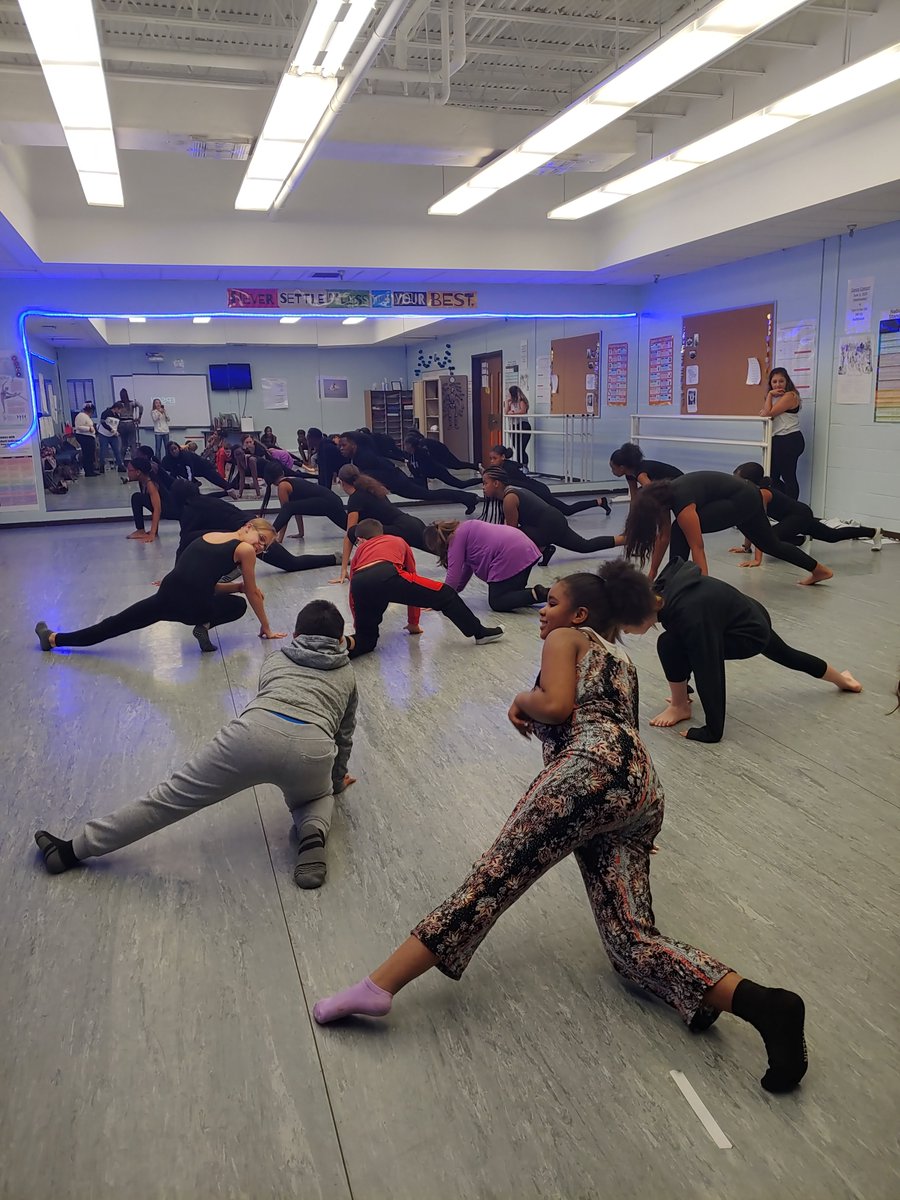 AACPSHPED's tweet photo. @ommsaacps #dance #students &amp; @DTHballet do some stretching to #warmup for some contemporary ballet, and some special visitors got to participate too! #allmeansall https://t.co/qkNB1R67dP