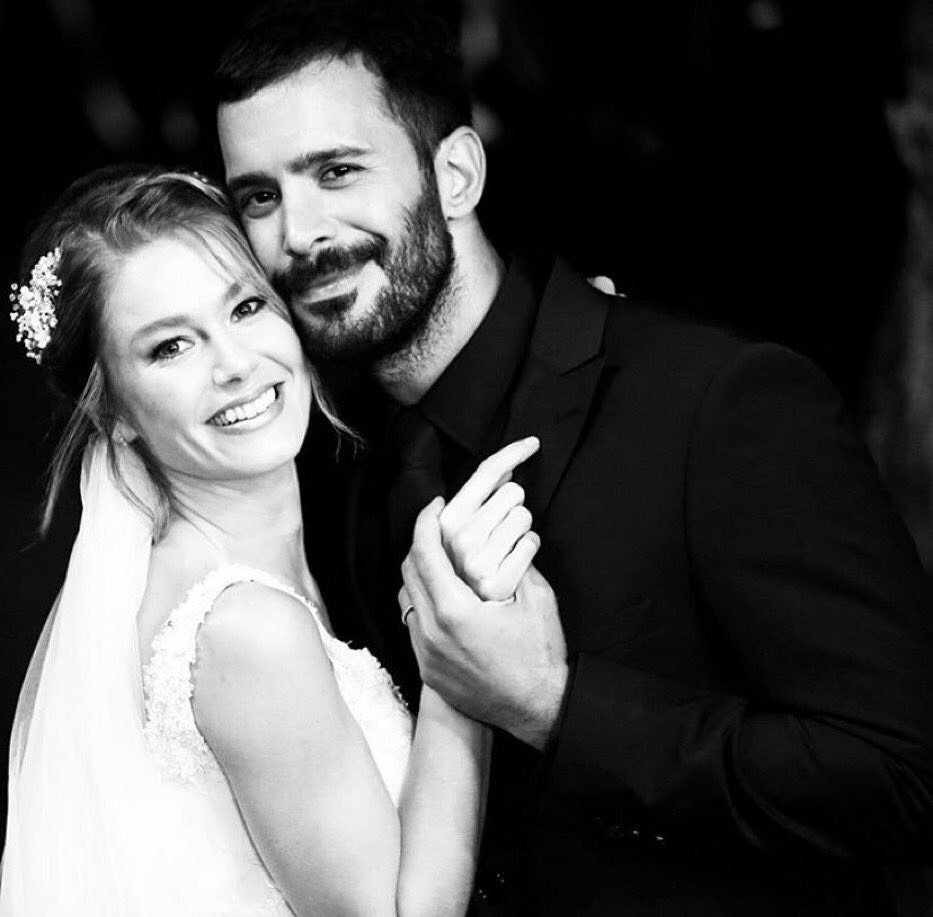 lemonlejlic's tweet photo. Chanel VS Walmart👀
#Kuzgun #BarisArduc #BurcuBiricik https://t.co/B5gtMnBxgF