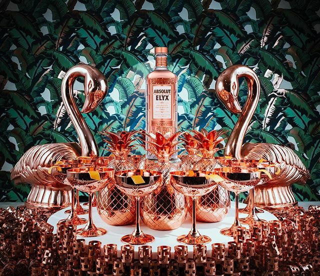 Expect the unexpected (unless you expected copper and really cold martinis)
#CopperMakesItBetter
.
.
.
.
.
.
.
#AbsolutElyx #EmbraceEccentricity #Elyx #goodlife #fashion #luxe #stylish #look #decor #luxurylife #culture #trendy #vodka #alcohol #inspiratio… ift.tt/33GF46l