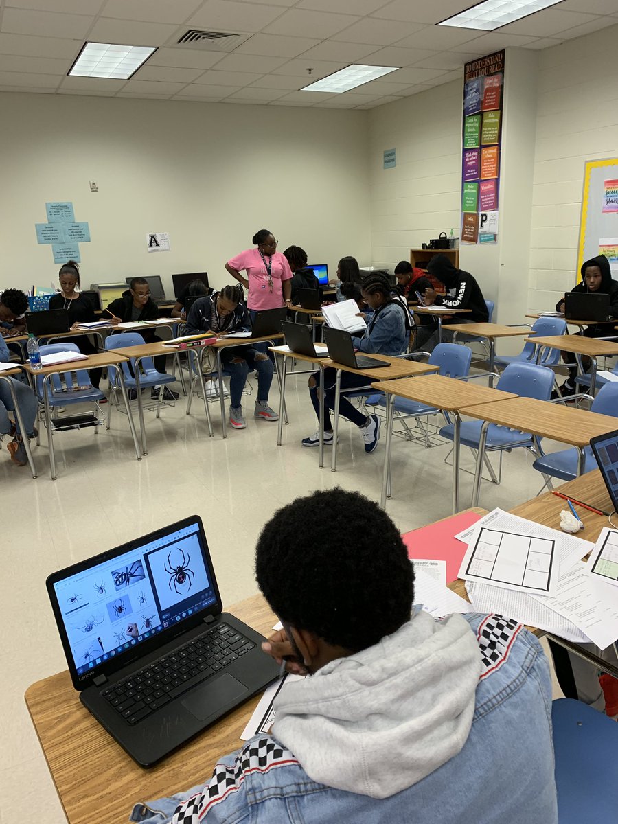 VeronicaDBarne3's tweet photo. Dr. Kenly’s American Literature students creating visual analyses of “theme”.  @APSMaysRaiders @DrWilkinsBEMHS @DrNWoodyMaysHS #OurStory #CultureofWe https://t.co/fmPWRcerJv