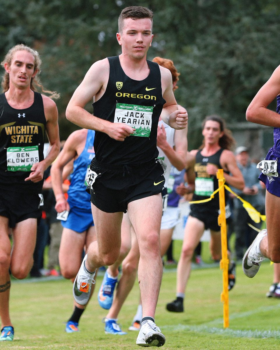 RS junior Jack Yearian is the top collegiate runner (24:24.6) and finishes second overall in the #NuttyInvite 'B' 8K race.

Women's 'A' race coming up next at 10:20 a.m. (PT), streaming live on FloTrack.

💻 bit.ly/2MpTUZp

#GoDucks