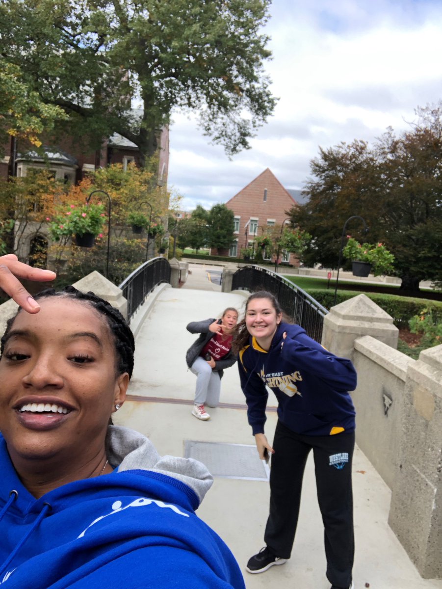 CoachBKemp's tweet photo. Love ourselves some good team bonding โค๏ธ #aligned #competitivefun https://t.co/pTYHPXb76G