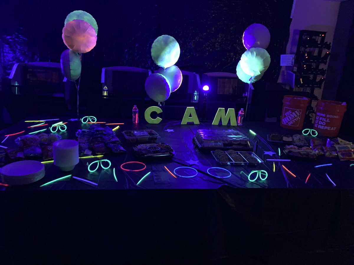 08reyes's tweet photo. #CAMCELEBRATION #6621 #GLOWINTHEDARK @SmithE6621 @DeeOps6621 @david_fragoza @1013Miramontes @BunthanHD6621 https://t.co/0dtPylc6Mu