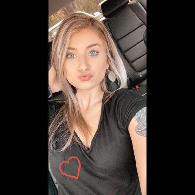 SierraMichell2's tweet photo. #NewProfilePic https://t.co/QlAXr8PEP3
