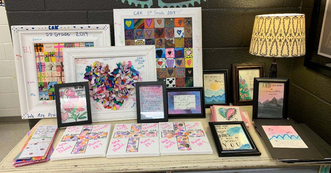 cakwarriors's tweet photo. CAK students created art work inspired by #BreastCancerAwareness Month. This #CAKCapstone project is led by Hannah Carroll and Aubrey Dunn. The pieces will decorate the Sadie Hawkins high school dance tomorrow. Afterwards, they will be delivered to women in our community. https://t.co/rhGp0v67M8